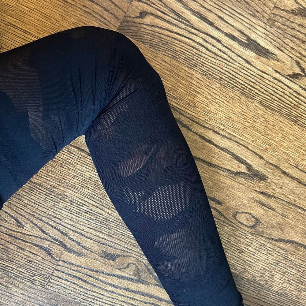 Lululemon Women's Black High Rise Wunder Train Mesh Tight Leggings Size 6